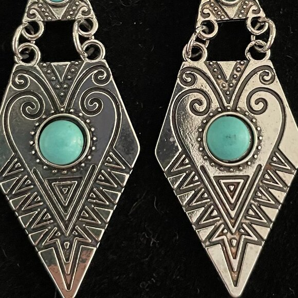 3/$17 Southwestern Inspired Silver Tone and Faux Turquoise Pierced Earri… - Picture 3 of 3
